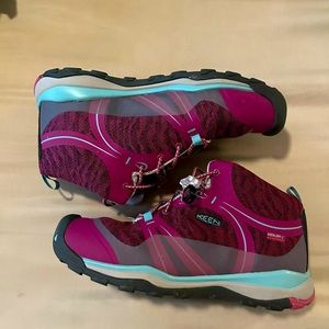 Keen Women’s Hiking Boot Pink Size 6